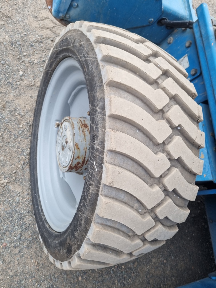 Sold - Scissor Lift - View 2